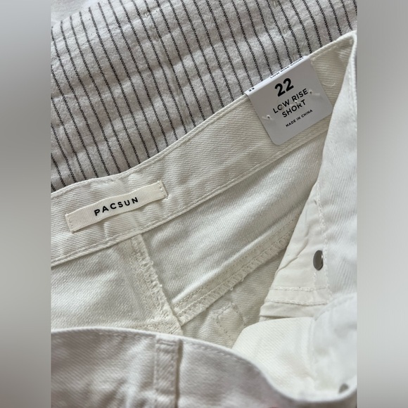 NWT | PacSun | Briar Jean Short - Size 22 (XS) - Picture 2 of 4
